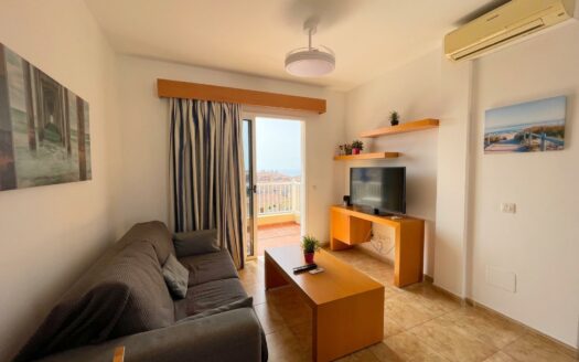 Exklusives Apartment mit Terrasse, Meerblick und beheiztem Pool in Loma 2