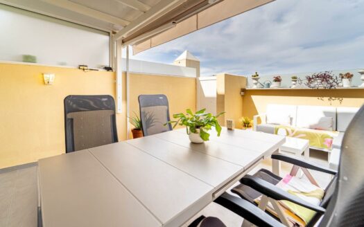 Renovated duplex with terrace and parking space in Puerto Rico