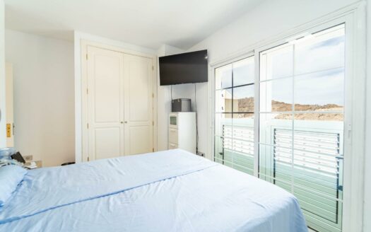 Renovated duplex with terrace and parking space in Puerto Rico