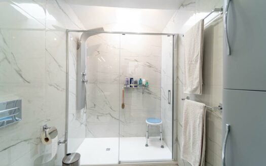 Renovated duplex with terrace and parking space in Puerto Rico