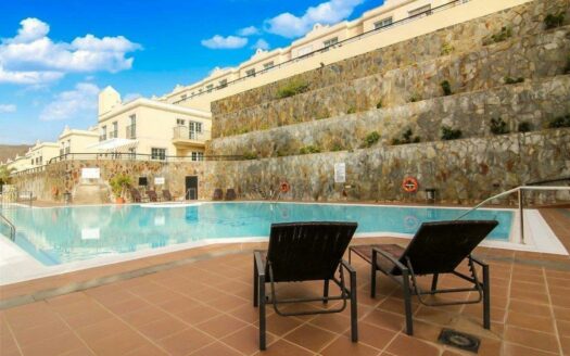 Renovated duplex with terrace and parking space in Puerto Rico