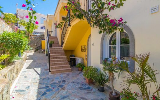 Exclusivo apartamento con amplia terraza y vistas al mar en Loma Verde
