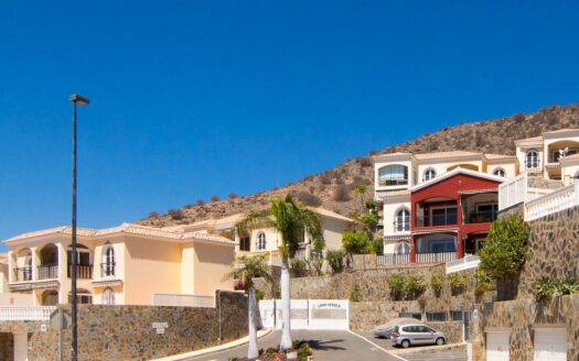 Exclusivo apartamento con amplia terraza y vistas al mar en Loma Verde