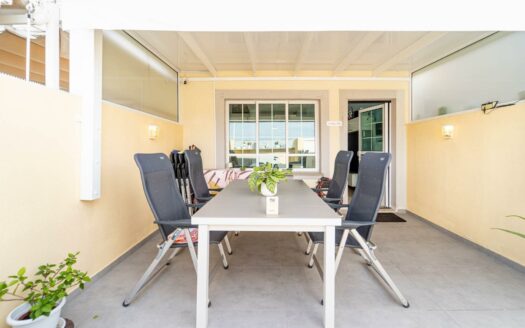 Renovated duplex with terrace and parking space in Puerto Rico
